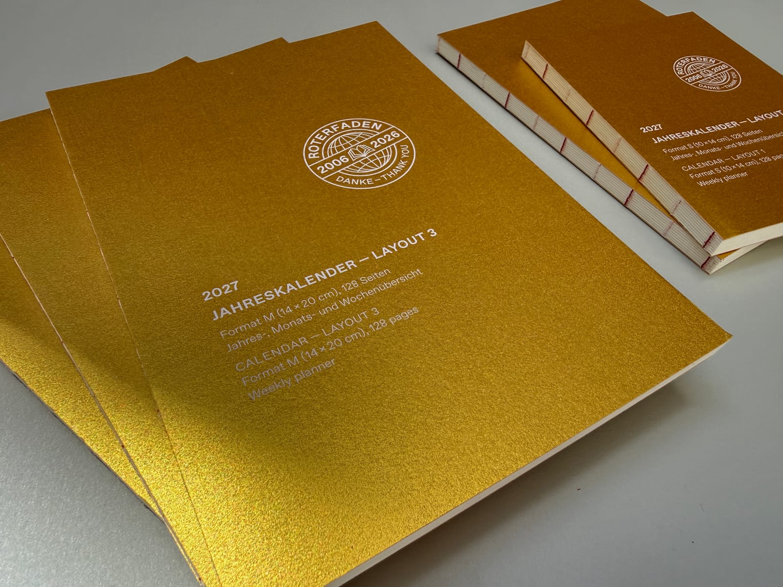 Jahreskalender von ROTERFADEN aus ICON Glam metallic gold.